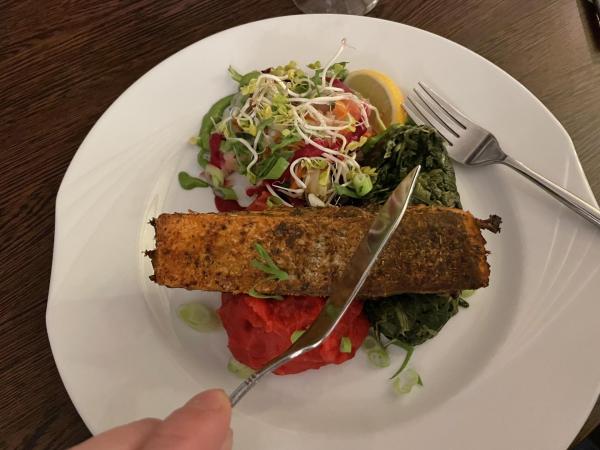 Fish cutlery in restaurants