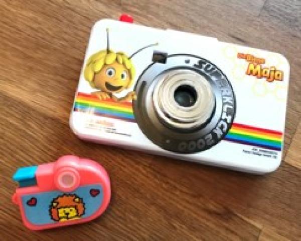 Children&#039;s toy cameras